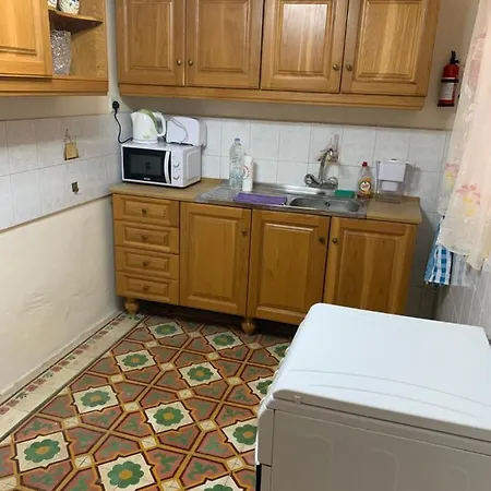 2 Bedroom In The Centre Of Apartment