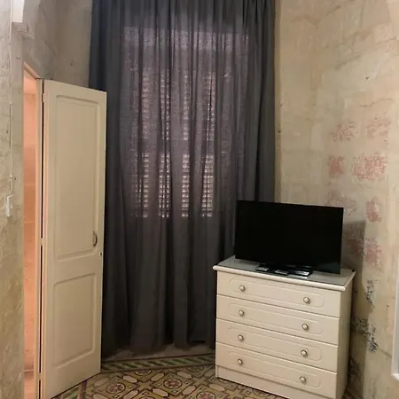 2 Bedroom In The Centre Of * Valletta