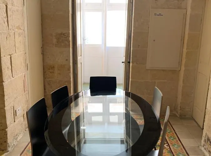 Apartment 2 Bedroom In The Centre Of