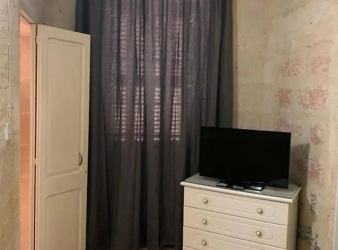 2 Bedroom In The Centre Of * Valletta